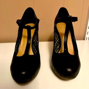 Black T strap Mary Jane’s